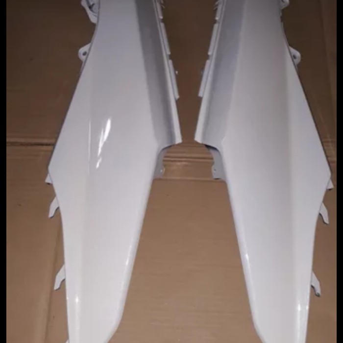 cover body honda beat karbu putih