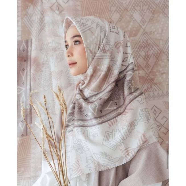Preloved Scarf Wearing Klamby X Hamidah