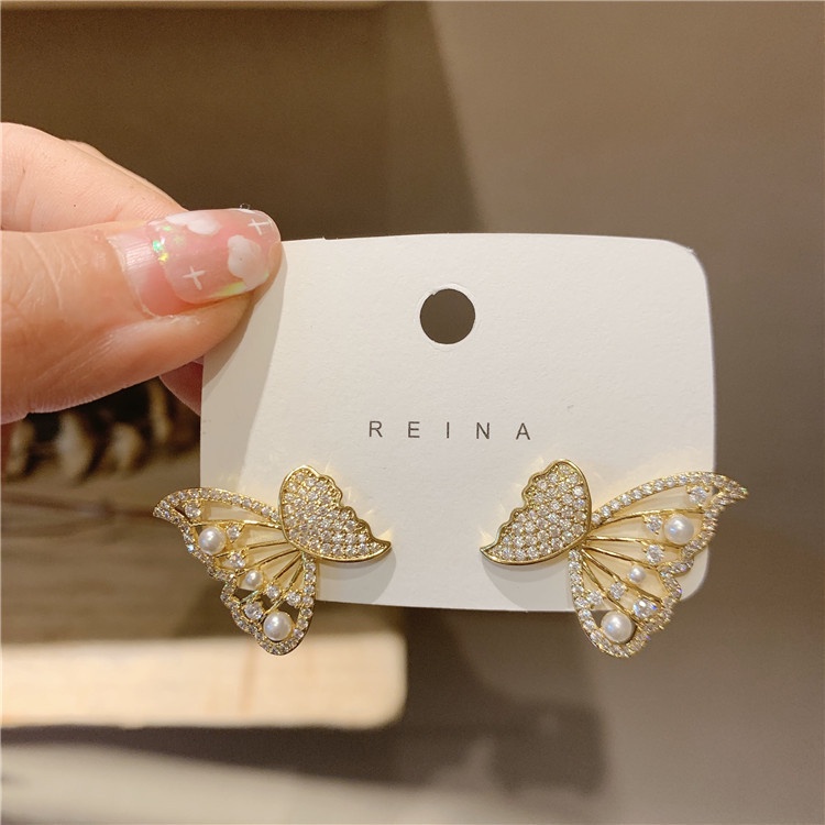 Anting Stud Desain Kupu-Kupu Aksen Mutiara Berlian Imitasi Bahan Alloy Untuk Wanita