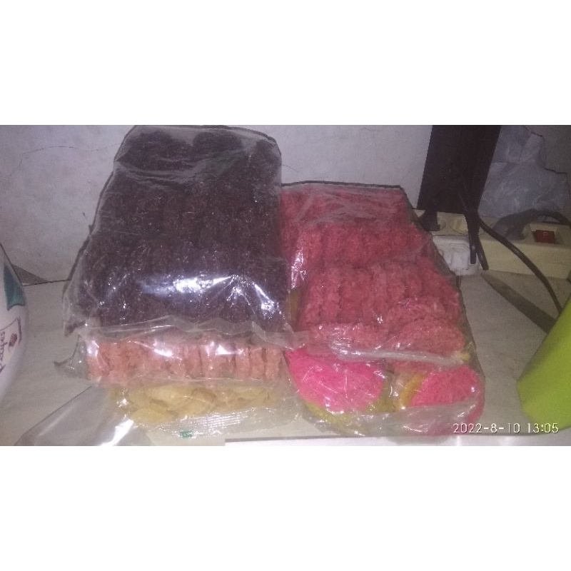 

Rengginang mentah warna warni