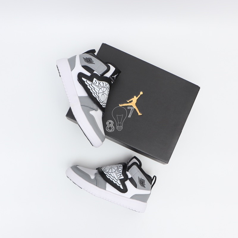 Sky Jordan 1 Smoke Grey Kids