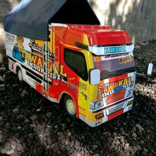 Miniatur truck tawakal indonesia