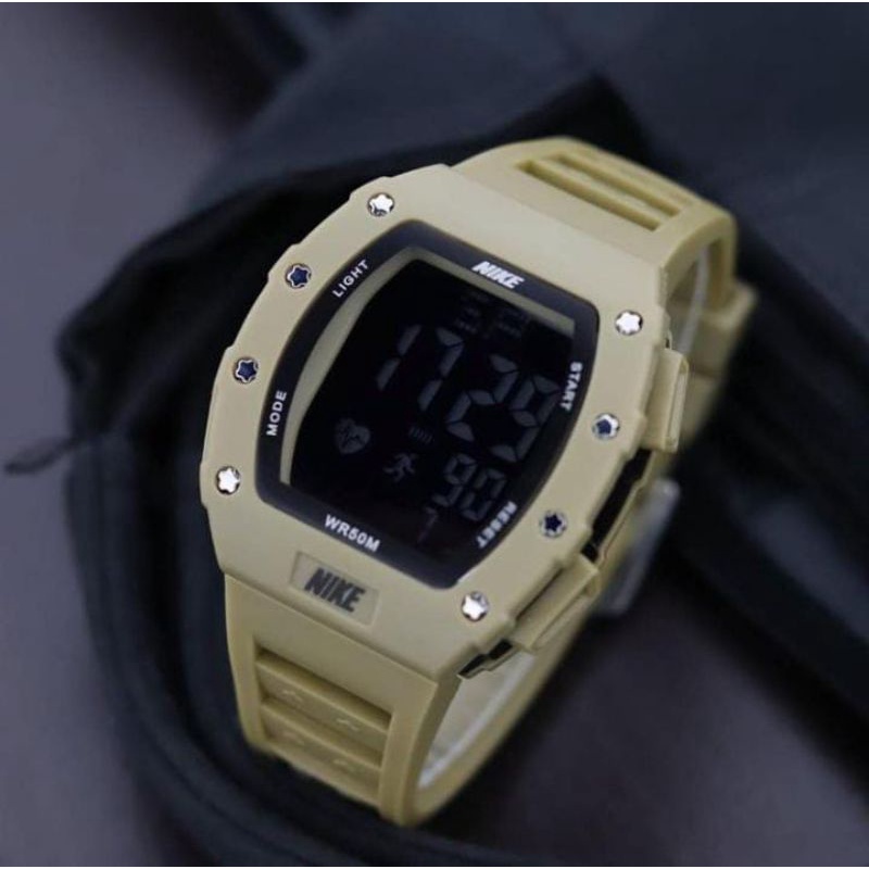 Jam tangan digital model RM