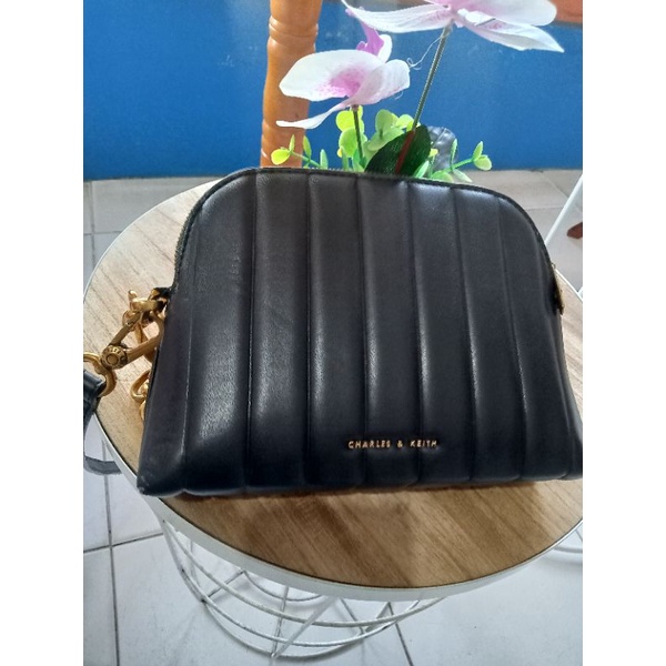 Preloved Card Holder Charles & Keith