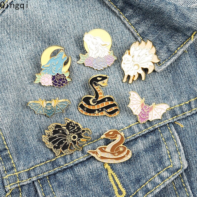 Bros Pin Enamel Bentuk Rubah Kelelawar Ular Matahari Bulan Untuk Hadiah