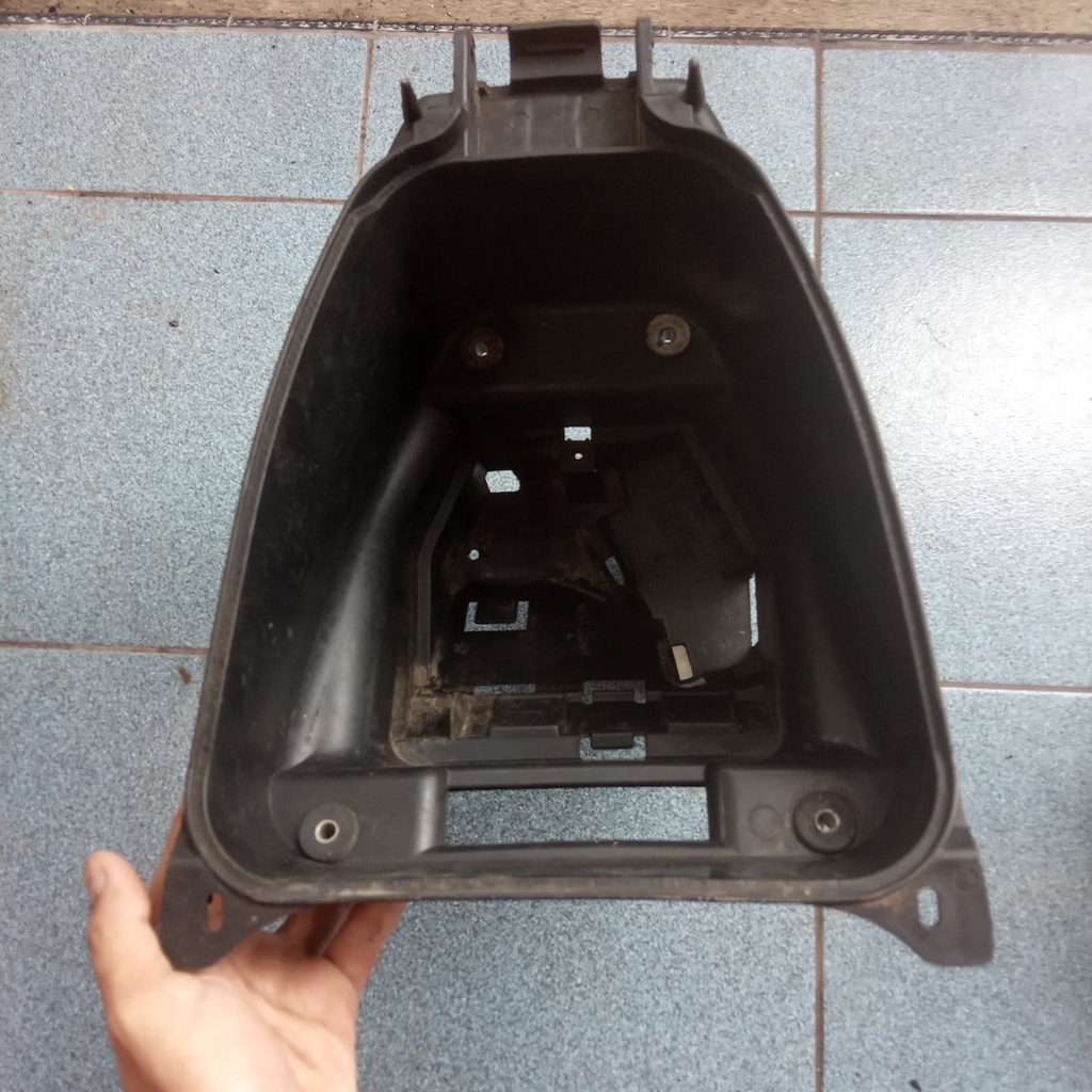 Box bagasi bawah jok Yamaha Jupiter Z1 original copotan motor