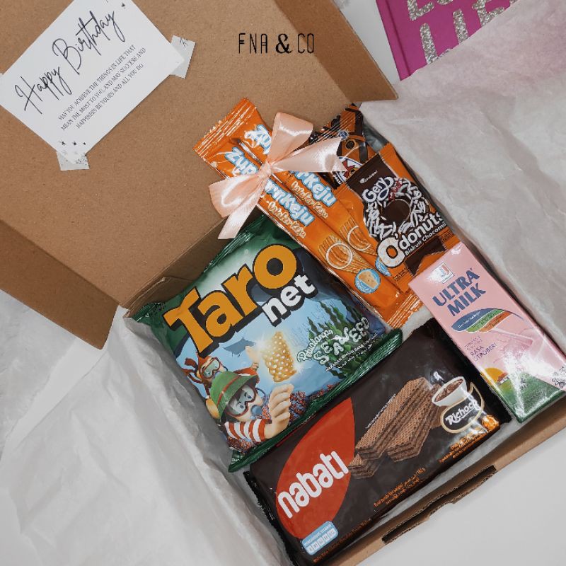 

SNACK BOX/ SNACKBOX / GIFT BOX /SNACK BOX GIFT / HAMPERS / SOUVENIR