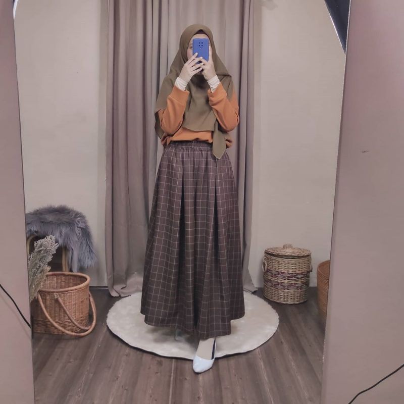 Azkya Skirt Caramel by Yukkemari