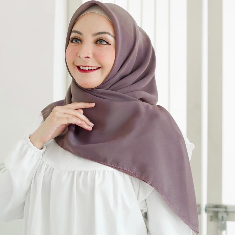 hijab segi 4 bella laser/hijab instan polycottoon lasercut/Khimar instan/jilbab instan/110x110cm-millo