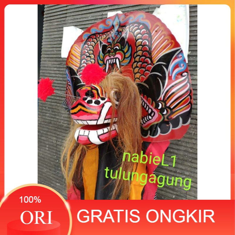 barongan anak barongan dari bahan kayu
dihiasi rambut hewan
cocok buat anak sd caplokan kayu