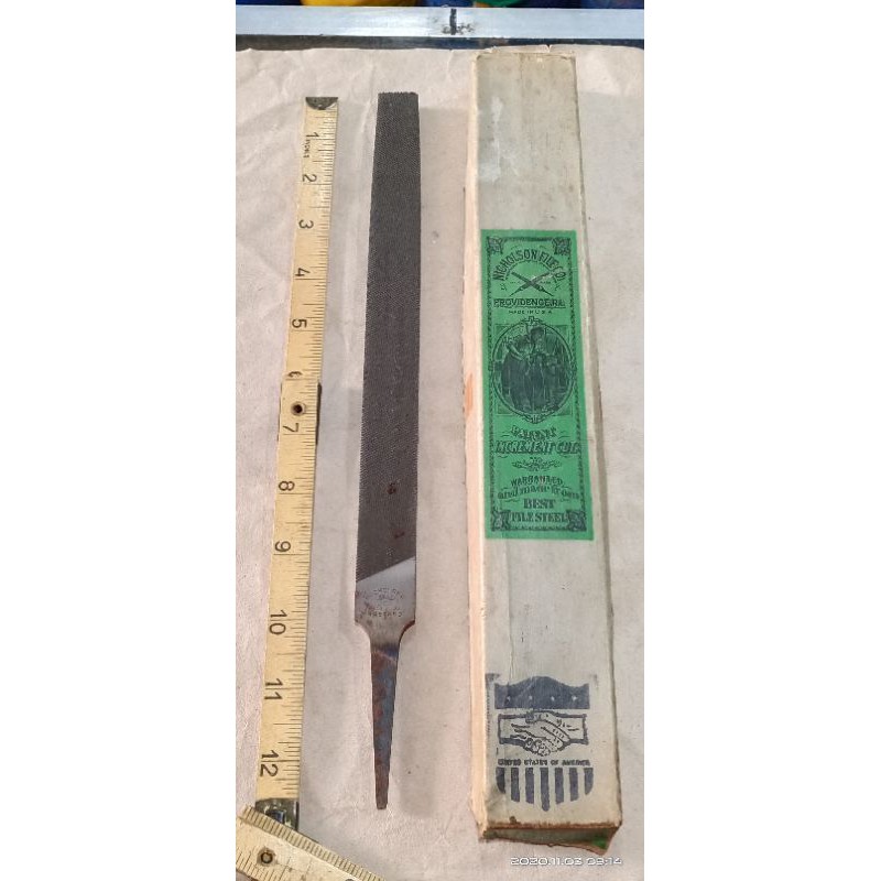 

Kikir Setengah Bulat. Half Round Bastard. 10". Merk Nicholson. Made in U.S.A.