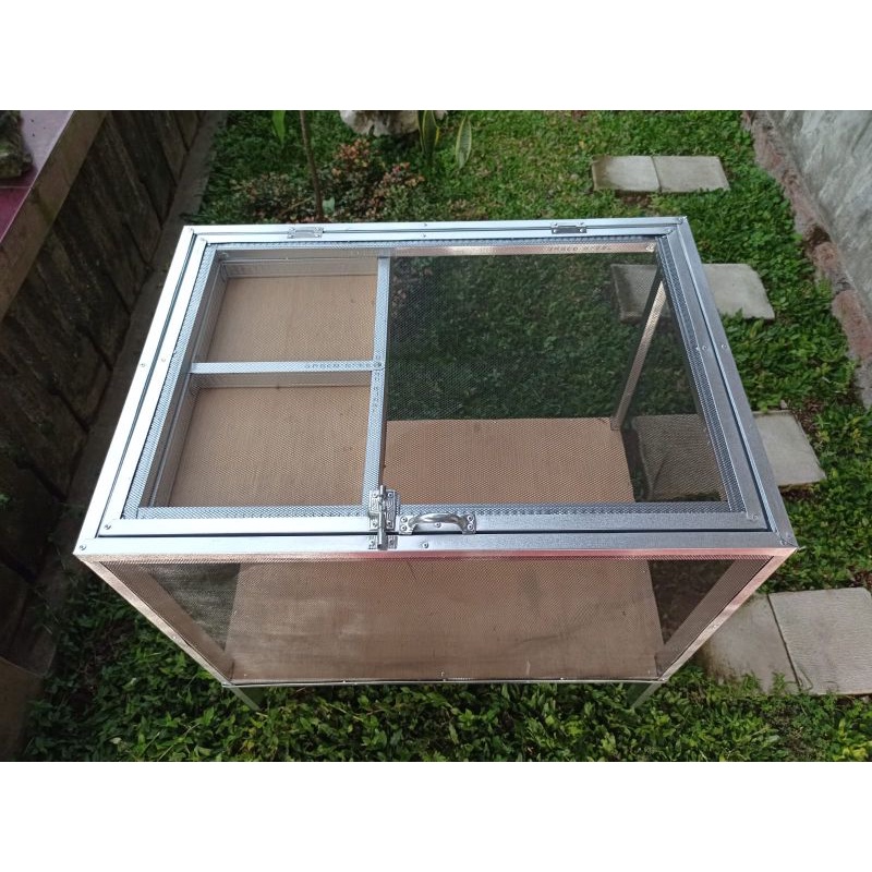 Box Jangkrik kandang jangkrik tempat pakan burung