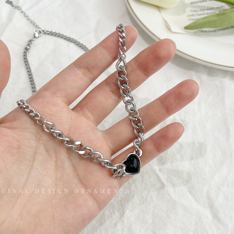 Kalung Liontin Hati Hitam Bahan Titanium Steel Gaya Hip-Hop Untuk Wanita