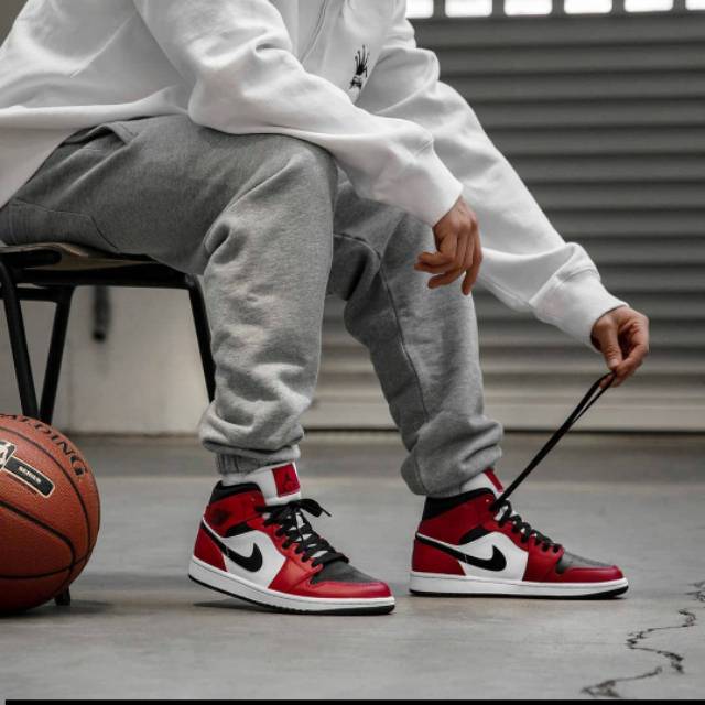 Sneakers - Nike Air Jordan Chicago Black Toe