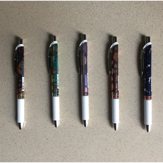 

Energel Pen BLN 75 KW warna tinta hitam, 0,5 mm