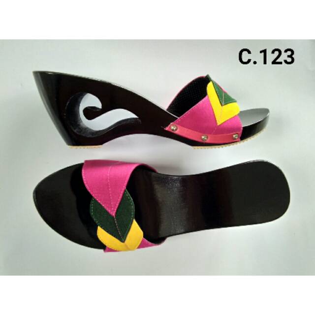 SANDAL KELOM GEULIS POLOS HITAM / UPPER DAUN PING