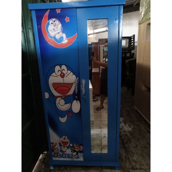 lemari doraemon pintu 2 kaca kunci engsel dalam gantungan kiri kanan kaki