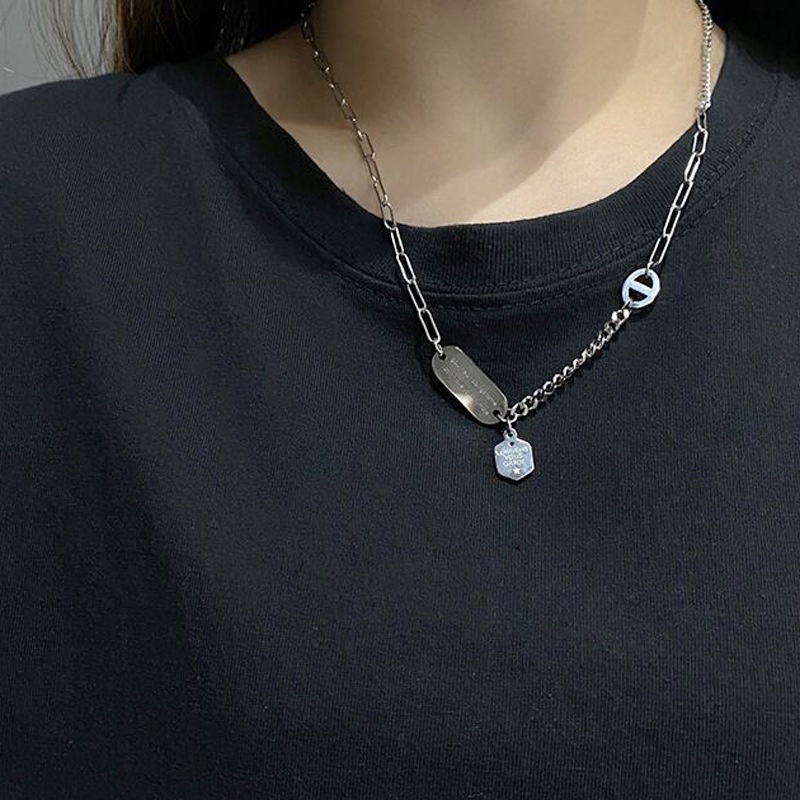 Jepang dan Korea ins baja titanium hexagonal huruf pelat persegi kalung geometris keren gadis kalung