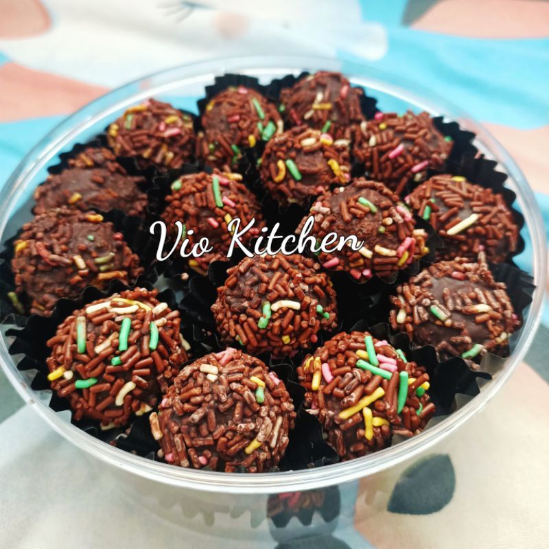 

Bola bola coklat/ kue bola coklat/ kue kering/ kue lebaran/ kue toples ½Kg