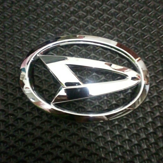 Emblem Daihatsu sigra Belakang