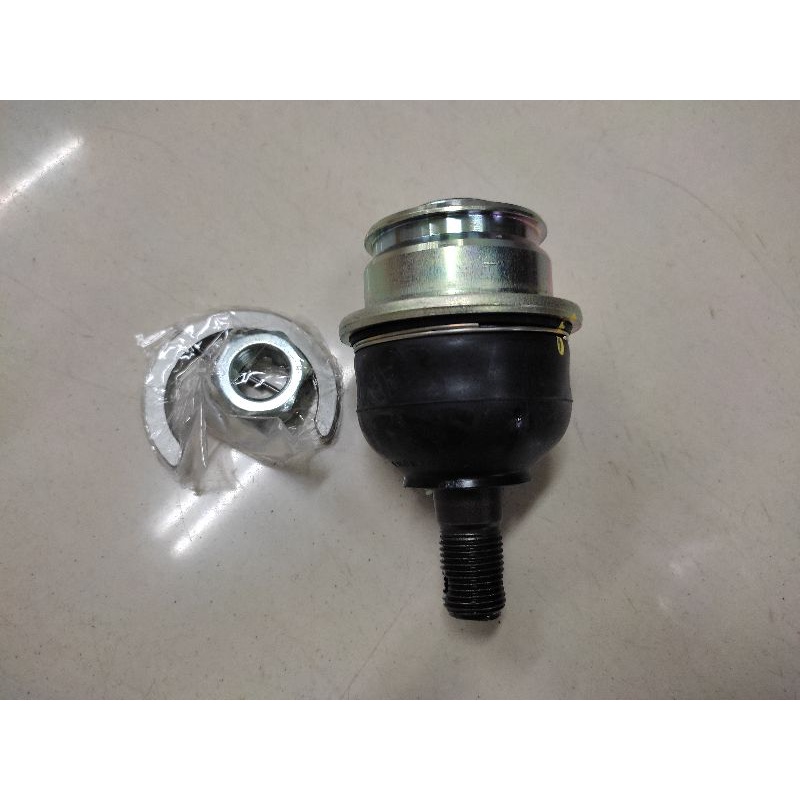 ball joint bawah innova