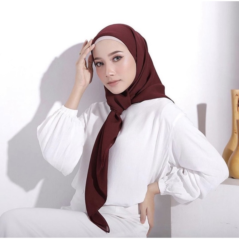 Jilbab Segiempat BELLA SQUARE hijab pollycotton kerudung segiempat hijab murah-maroon