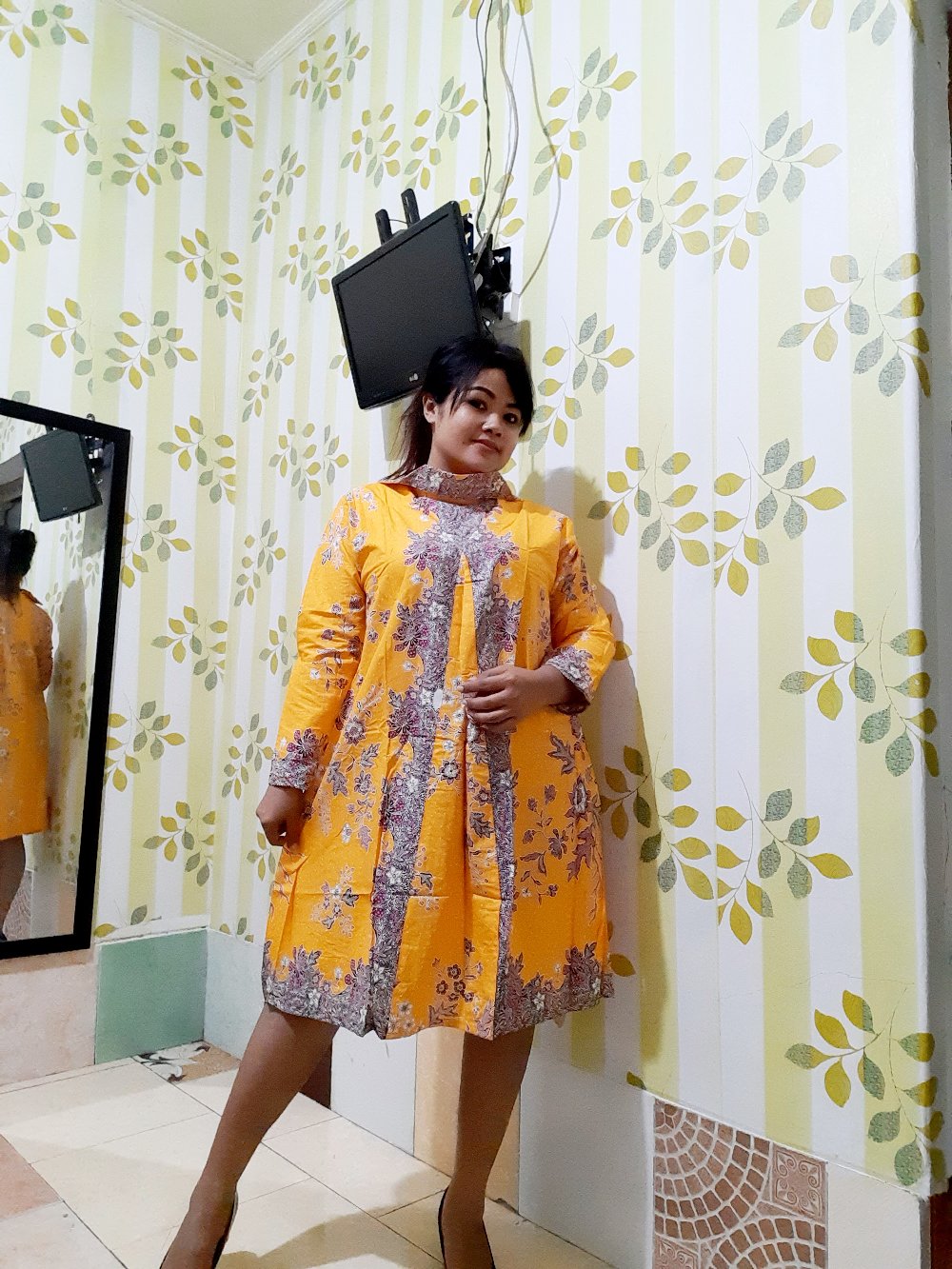 Grosir Terlaris Genes Jelita Tunic Navbor Yelbor Whitbor Creambor Tunik Batik Modern Hrb067