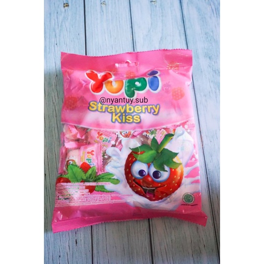 

Yupi Strawberry Kiss 120g