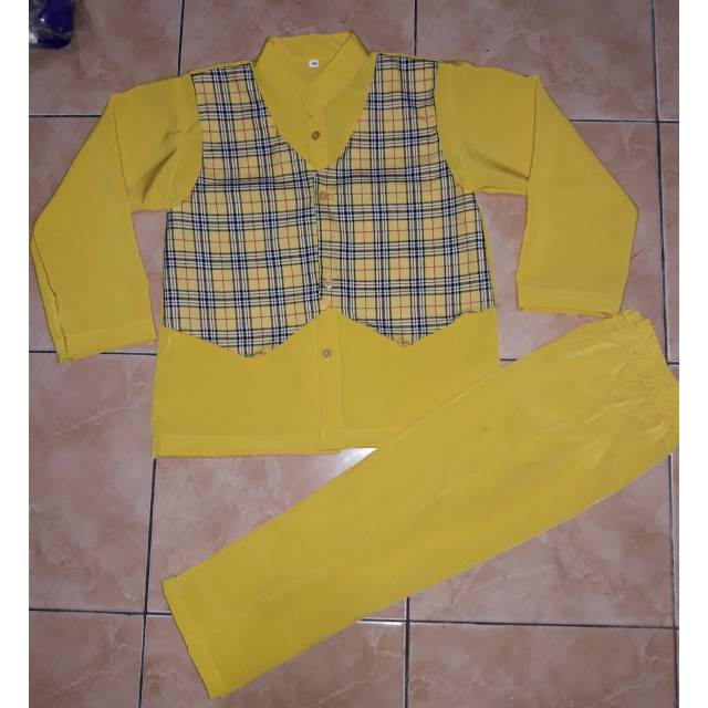 

Seragam kuning KOTAK TK TPA
