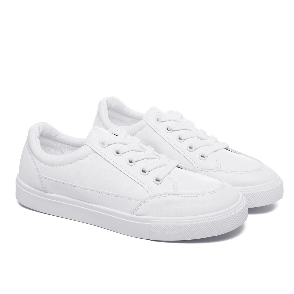 white lowtop shoes