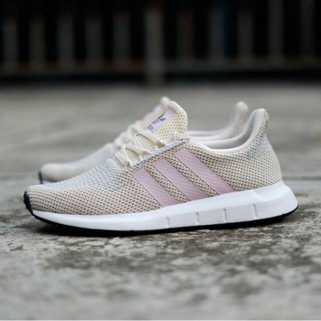 adidas shoes women swift run