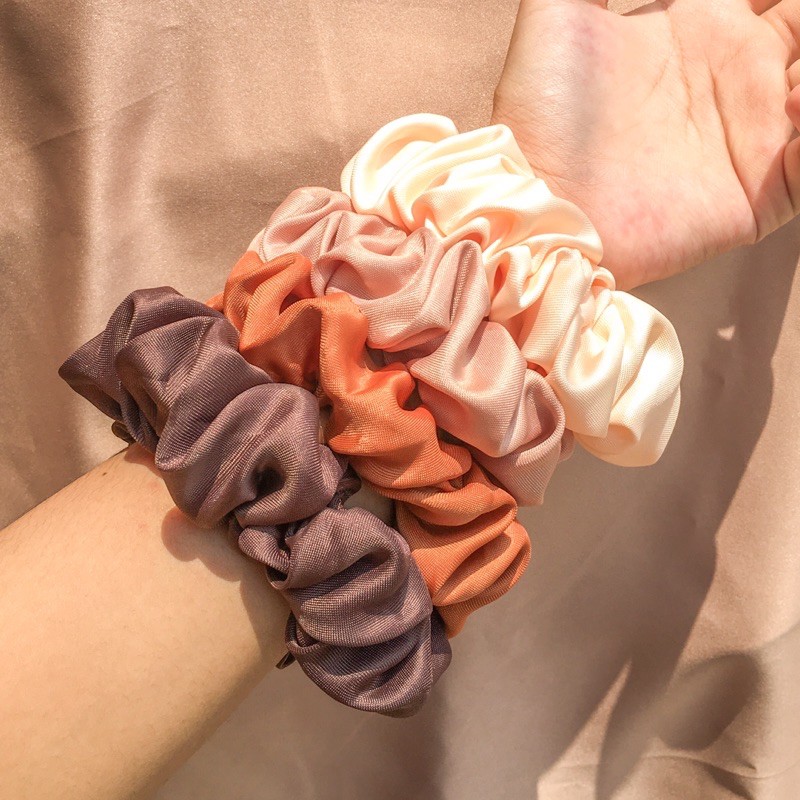 

Scrunchies Satin Doff