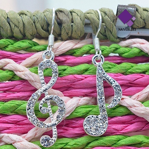 Naiveblue &gt; Anting Kait Gantung Bentuk Not Musik Warna Silver Untuk Wanita