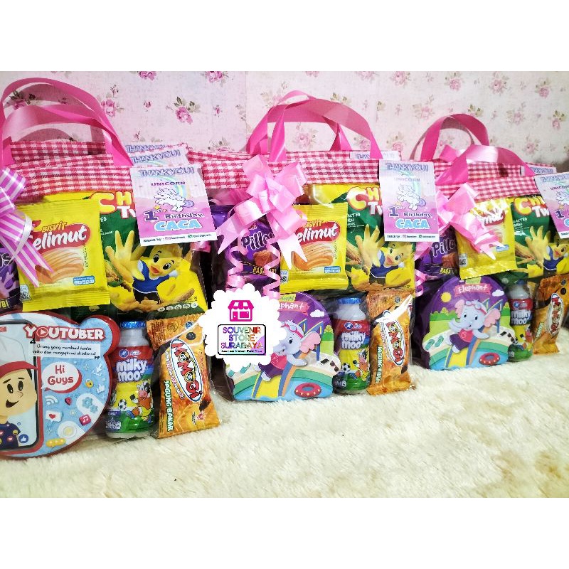 Souvenir Snack Ulang Tahun / paket lunch box / souvenir murah/ bingkisan murah/ paket lunchbox+snack / Souvenir Murah Surabaya / Hampers Ultah Anak / Snack Birthday Kemasan