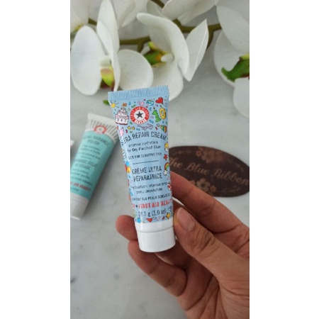 FIRST AID BEAUTY ULTRA REPAIR CREAM / FACE POLISH