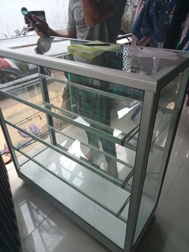 Etalase Kaca 1 Meter (khusus Bogor)