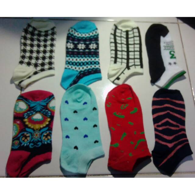 Kaos kaki mata kaki motif lucu