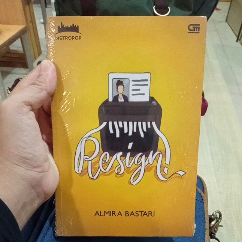 novel resign by almira bastari