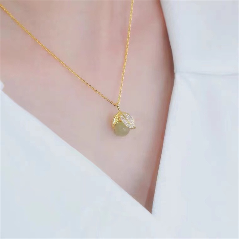 Kalung Liontin Daun Platinum Giok Hetian Natural Untuk Wanita