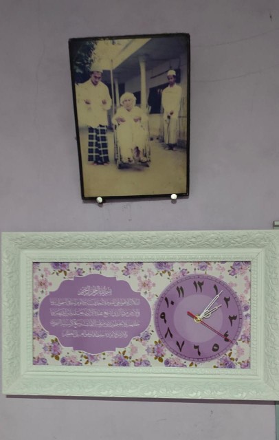 Hiasan Jam Dinding Wooden Poster Kaligrafi Ayat Kursi Shabby Ungu Frame Ukir Uk 20x40