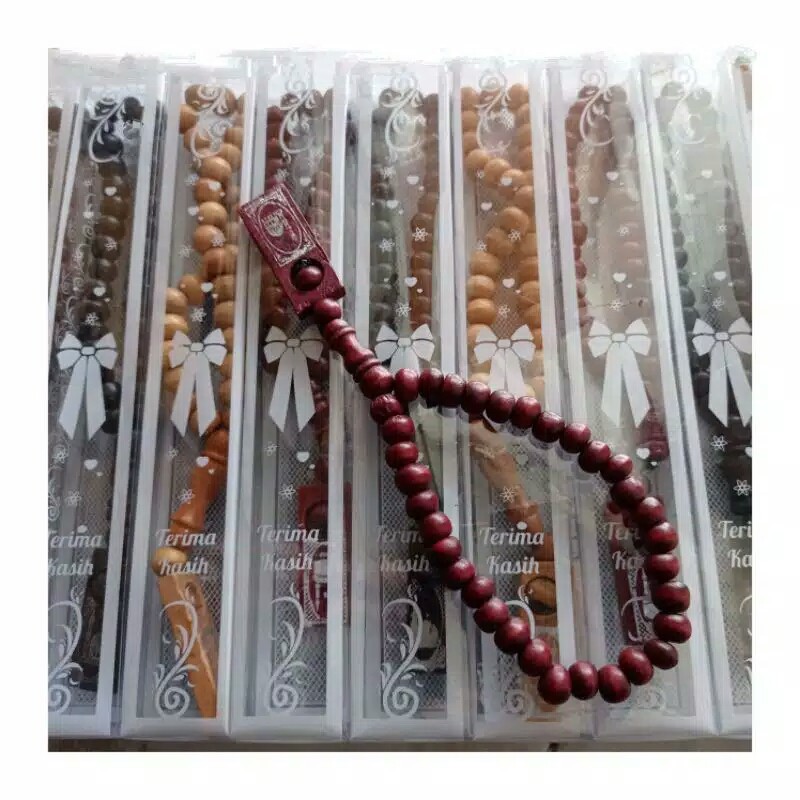 SOVENIR PERNIKAHAN TASBIH KAYU KEMASAN MIKA MOTIF BONUS KARTU UCAPAN TERIMA KASIH