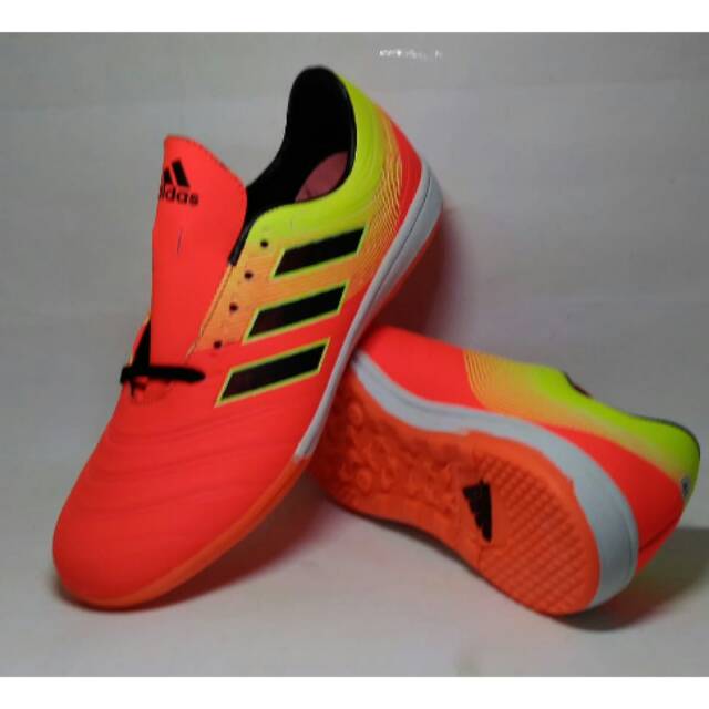 Sepatu futsal adidas copa