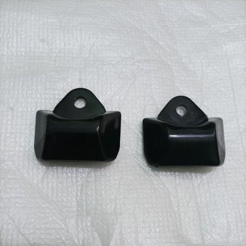 Stopper pintu bagasi mobil Toyota Innova original