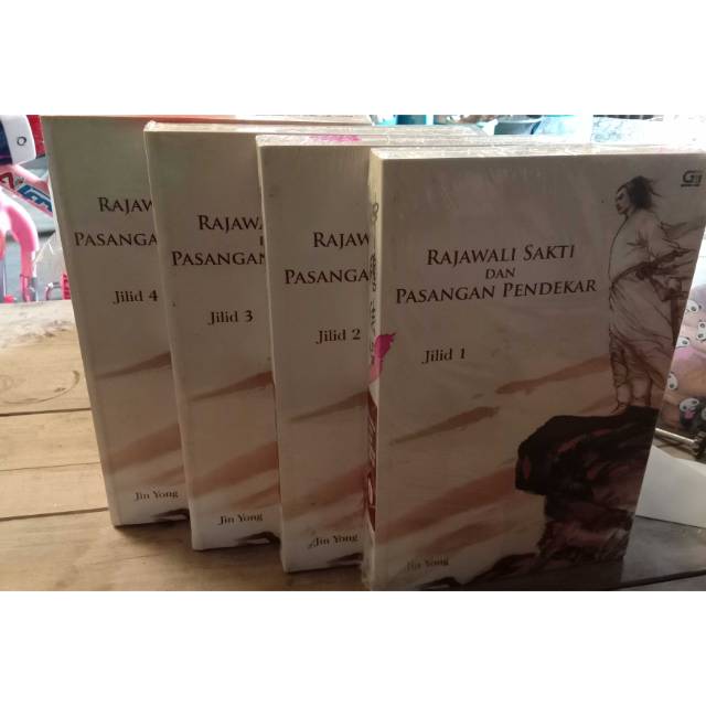 Rajawali Sakti dan Pasangan Pendekar