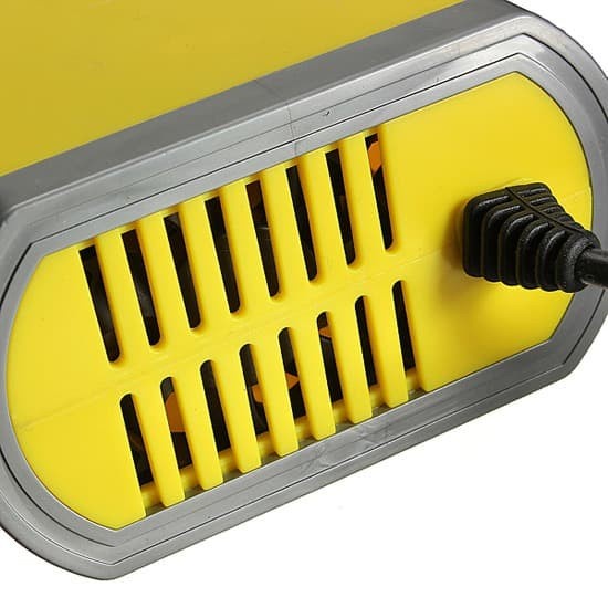 Charger Aki Portable Motorcycle Car Battery Charger 6A 12V - Yellow
