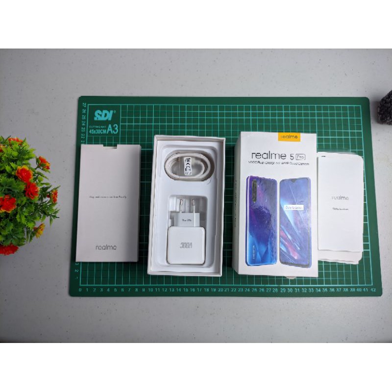 Realme 5 Pro 4/128 (Box &amp; Charger Only)
