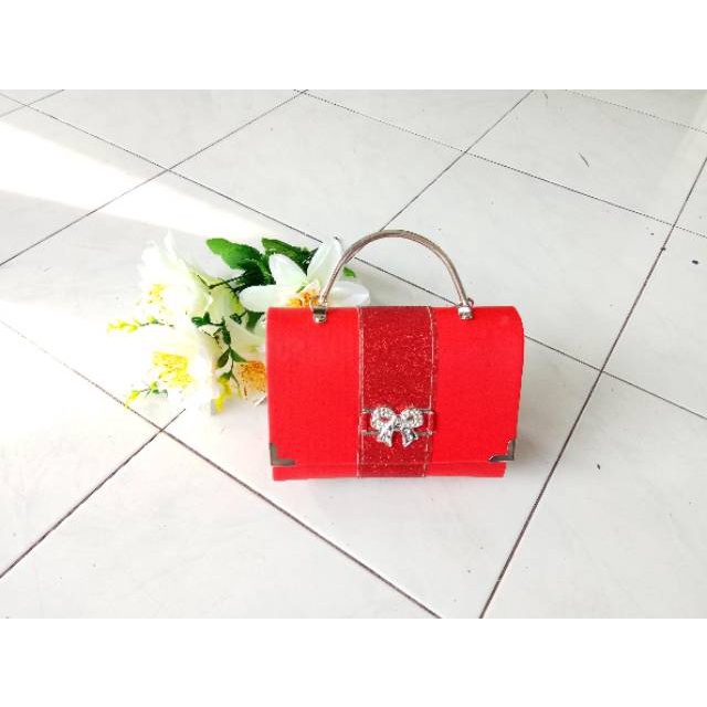 TAS PESTA SHAFIYAH MODEL CLUCTH DAN SELEMPANG TERKESAN MEWAH DAN ELEGAN DERA SHOP99