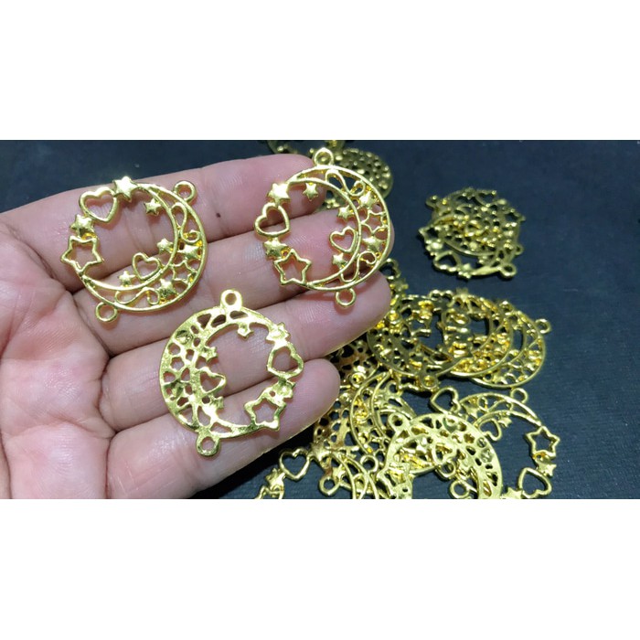 Heart charm pernak pernik perhiasan resin frame liontin kalung