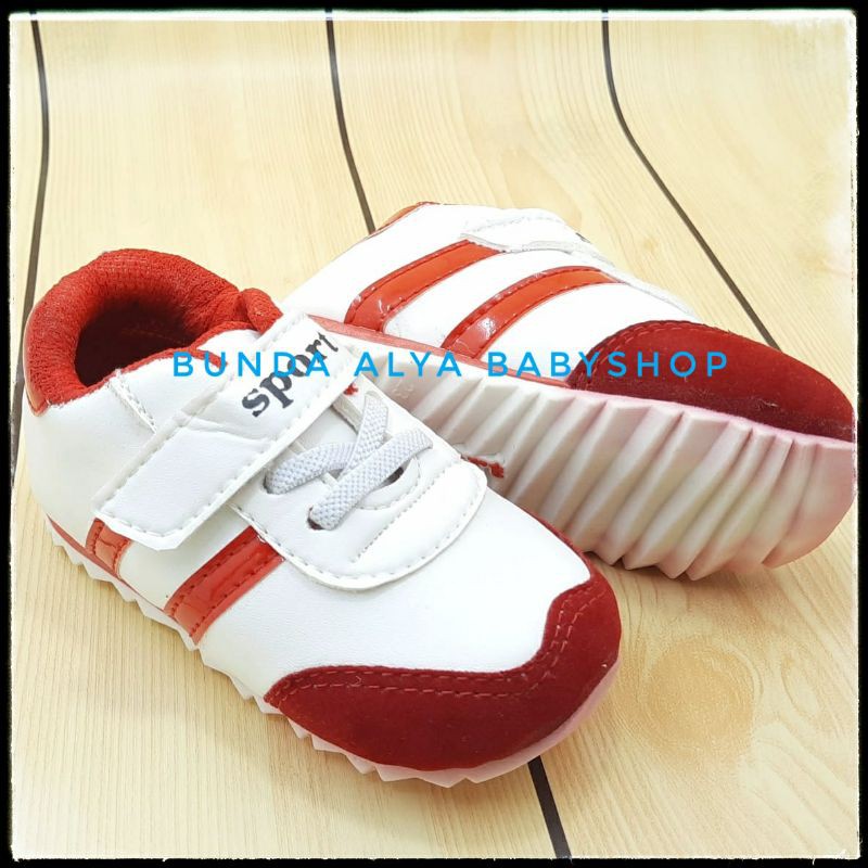 Sepatu Anak Laki Laki Usia 2 3 4 Tahun Sport PUTIH MERAH Size 24 - 30 - Sepatu Anak Cowok Sneakers SALE Alas Karet