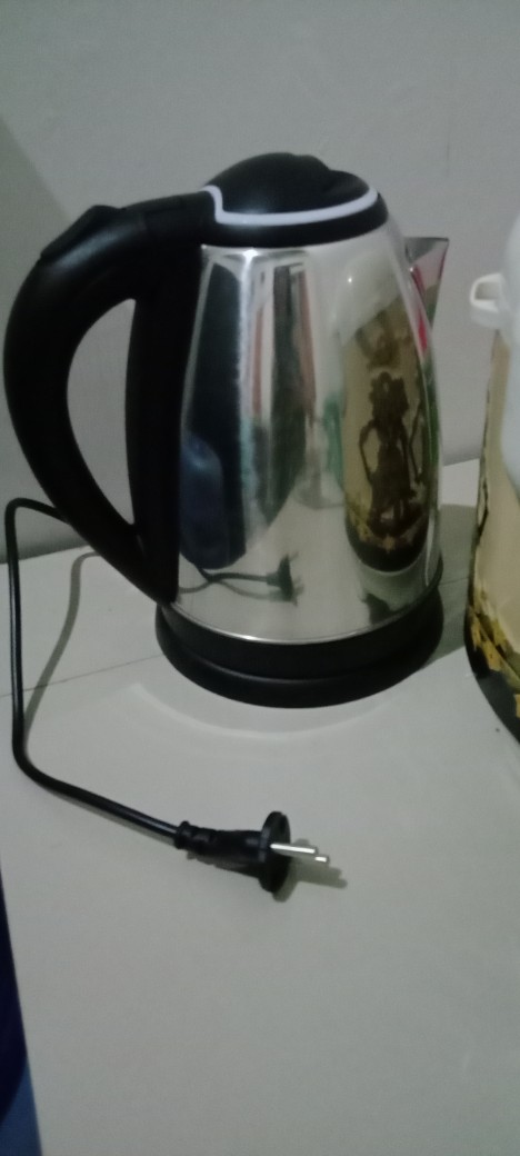 Teko Listrik 2 Liter